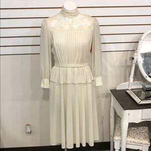 Vintage Elegant Cream Lace Dress